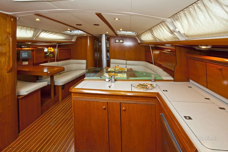 Sun Fast 43 interior