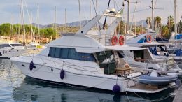 UNIESSE 48 FLY