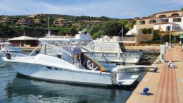  LUHRS 32