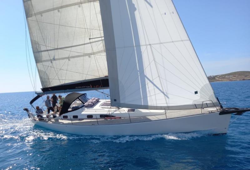SALONA 44