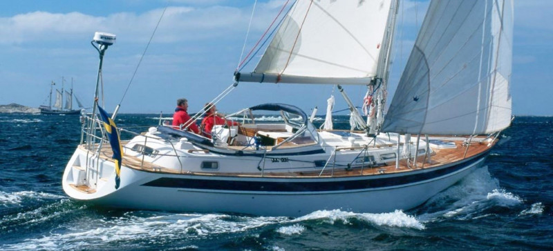 HALLBERG RASSY 39
