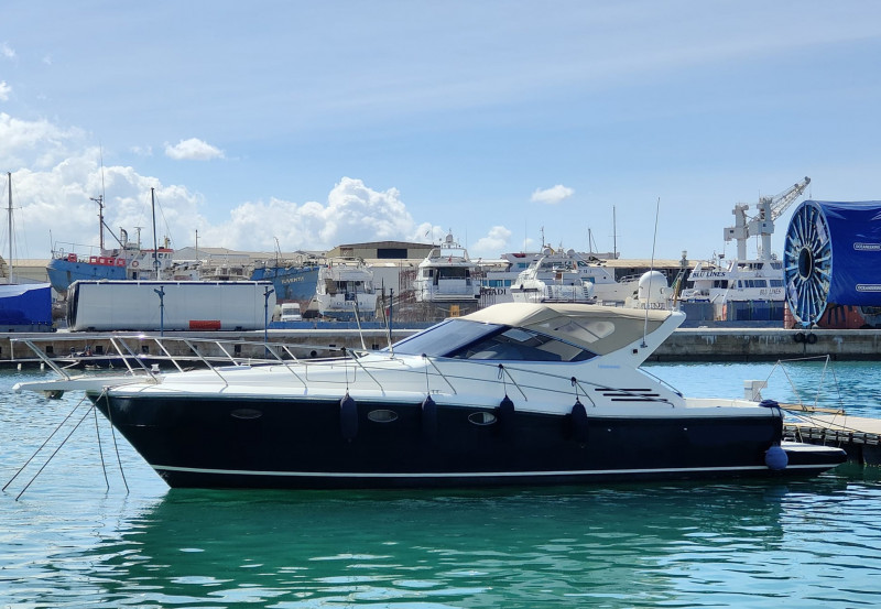 UNIESSE 42