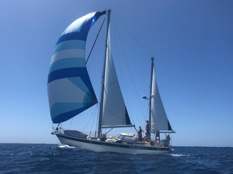 HALLBERG RASSY 42