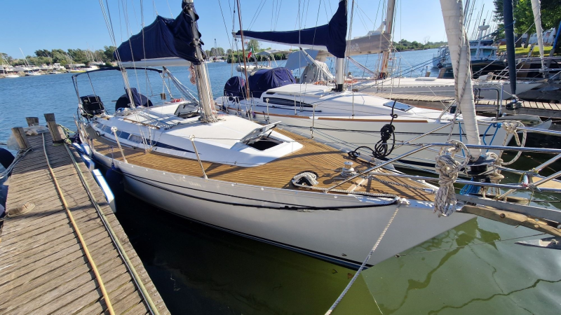 GRAND SOLEIL 37