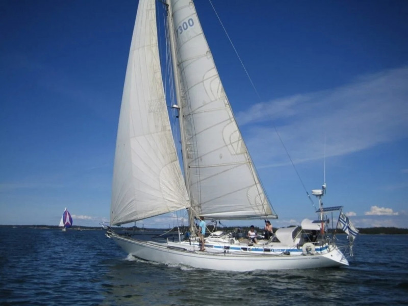 SWAN 47
